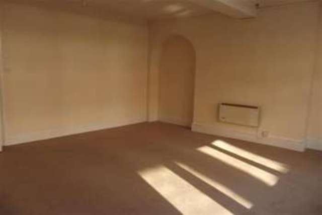  Image of Flat to rent in Bridge Street Evesham WR11 at Evesham, WR11 4RR