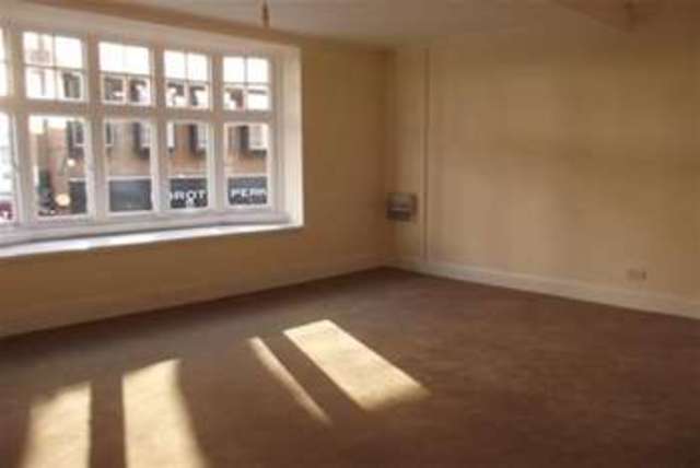  Image of Flat to rent in Bridge Street Evesham WR11 at Evesham, WR11 4RR