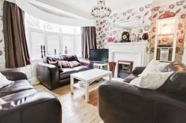  Image of 4 bedroom Semi-Detached house for sale in Broad Walk London SE3 at Broad Walk  Blackheath, SE3 8NQ
