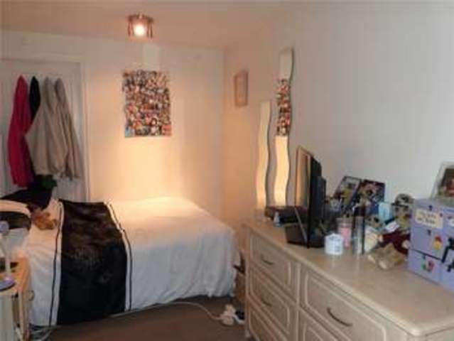  Image of 4 bedroom Detached house to rent in Broadrick Heath Warfield Bracknell RG42 at Bracknell Berkshire Newell Green, RG42 3SB