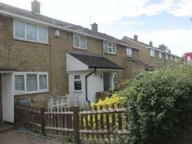  Image of 3 bedroom Terraced house to rent in Broadwater Crescent Stevenage SG2 at Broadwater Crescent  Stevenage, SG2 8EX