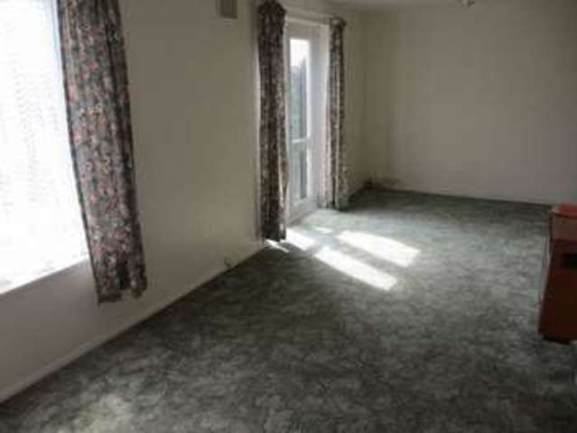  Image of 3 bedroom Terraced house to rent in Broadwater Crescent Stevenage SG2 at Broadwater Crescent  Stevenage, SG2 8EX