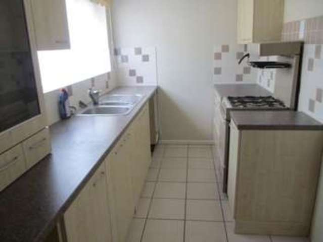  Image of 3 bedroom Terraced house to rent in Broadwater Crescent Stevenage SG2 at Broadwater Crescent  Stevenage, SG2 8EX