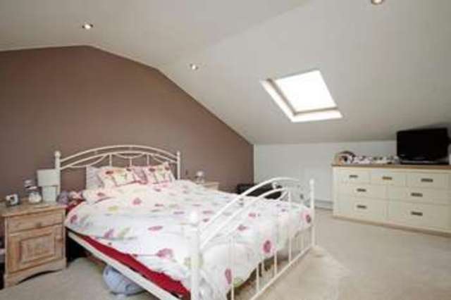  Image of 5 bedroom Detached house for sale in Broadway Avenue Kingsteignton Newton Abbot TQ12 at Broadway Avenue Kingsteignton Newton Abbot, TQ12 3EN
