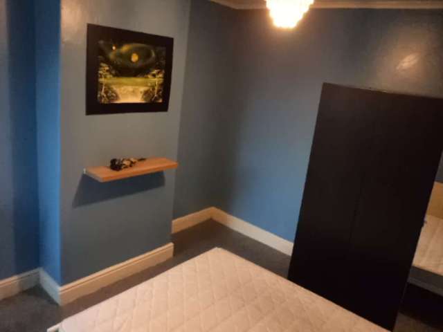  Image of 4 bedroom Semi-Detached house to rent in Bromwich Street Bolton BL2 at Bromwich Street  Bolton, BL2 1LL