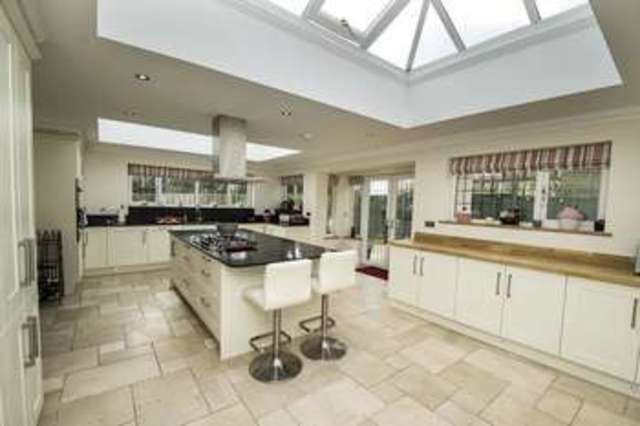  Image of 4 bedroom Detached house for sale in Brookfield Close Wallingford OX10 at Brookfield Close  Wallingford, OX10 9EQ