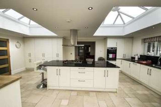  Image of 4 bedroom Detached house for sale in Brookfield Close Wallingford OX10 at Brookfield Close  Wallingford, OX10 9EQ