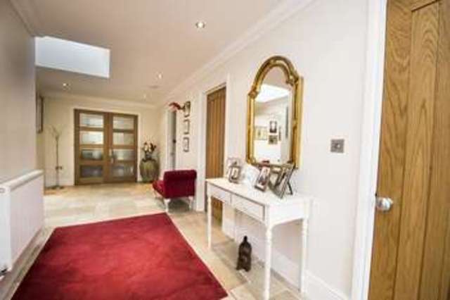  Image of 4 bedroom Detached house for sale in Brookfield Close Wallingford OX10 at Brookfield Close  Wallingford, OX10 9EQ