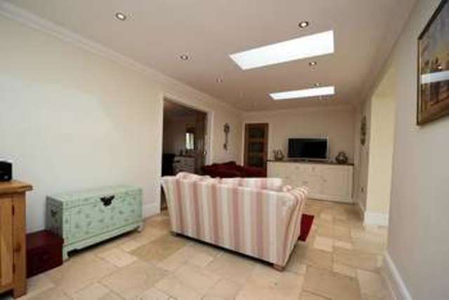  Image of 4 bedroom Detached house for sale in Brookfield Close Wallingford OX10 at Brookfield Close  Wallingford, OX10 9EQ