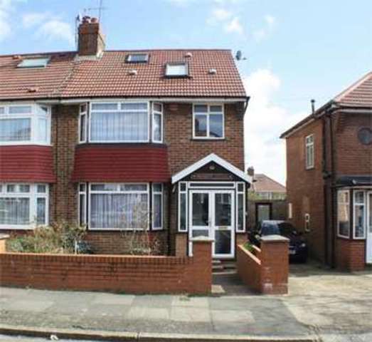  Image of 4 bedroom Semi-Detached house for sale in Broomgrove Gardens Edgware HA8 at EDGWARE EDGWARE, HA8 5RN