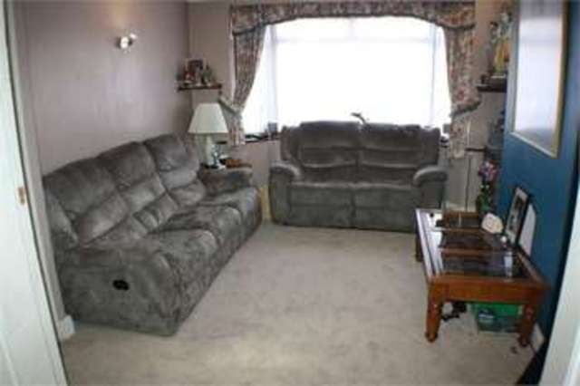  Image of 4 bedroom Semi-Detached house for sale in Broomgrove Gardens Edgware HA8 at EDGWARE EDGWARE, HA8 5RN