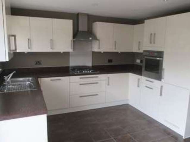  Image of 4 bedroom Detached house for sale in Buckland Terrace Sherfield-on-Loddon Hook RG27 at Buckland Terrace Sherfield-On-Loddon Hook, RG27 0EB