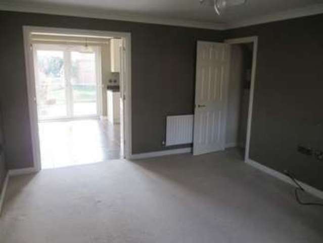  Image of 4 bedroom Detached house for sale in Buckland Terrace Sherfield-on-Loddon Hook RG27 at Buckland Terrace Sherfield-On-Loddon Hook, RG27 0EB