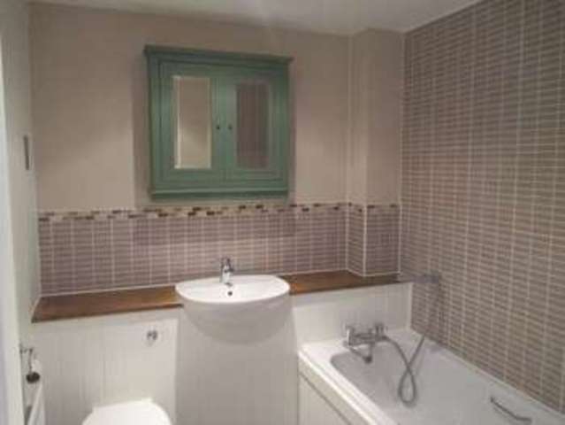  Image of 4 bedroom Detached house for sale in Buckland Terrace Sherfield-on-Loddon Hook RG27 at Buckland Terrace Sherfield-On-Loddon Hook, RG27 0EB