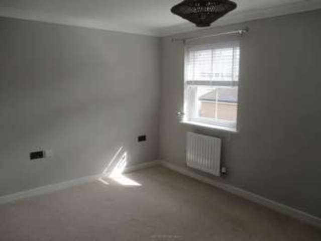  Image of 4 bedroom Detached house for sale in Buckland Terrace Sherfield-on-Loddon Hook RG27 at Buckland Terrace Sherfield-On-Loddon Hook, RG27 0EB