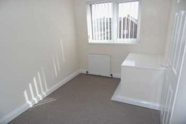  Image of 3 bedroom Semi-Detached house to rent in Burnham Grove Doncaster DN5 at BURNHAM GROVE SCAWTHORPE DONCASTER, DN5 9JY