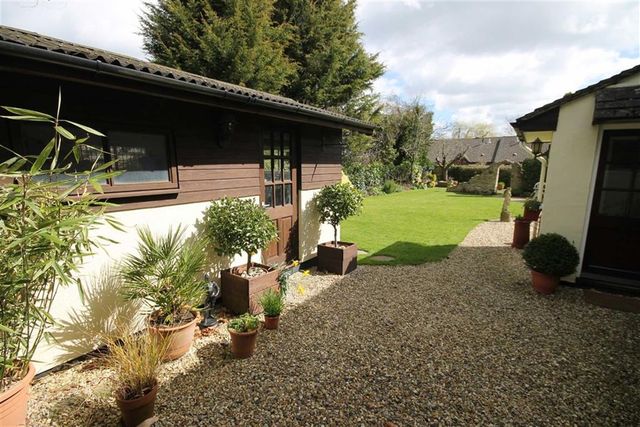  Image of 4 bedroom Property for sale in Buryfield Lydiard Millicent Swindon SN5 at Buryfield Lydiard Millicent Lydiard Millicent, SN5 3NF