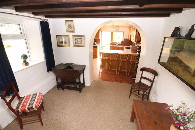  Image of 4 bedroom Property for sale in Buryfield Lydiard Millicent Swindon SN5 at Buryfield Lydiard Millicent Lydiard Millicent, SN5 3NF