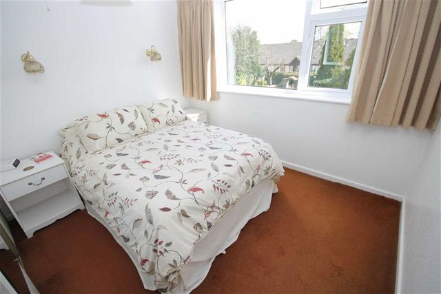  Image of 4 bedroom Property for sale in Buryfield Lydiard Millicent Swindon SN5 at Buryfield Lydiard Millicent Lydiard Millicent, SN5 3NF