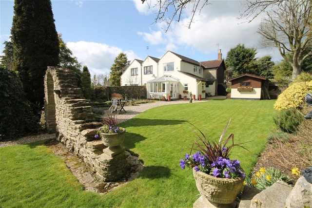  Image of 4 bedroom Property for sale in Buryfield Lydiard Millicent Swindon SN5 at Buryfield Lydiard Millicent Lydiard Millicent, SN5 3NF