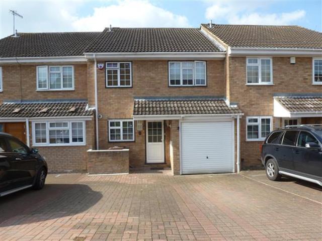 Image of 3 bedroom Detached house for sale in The Squirrels Bushey WD23 at Bushey Heath, WD23 4RT