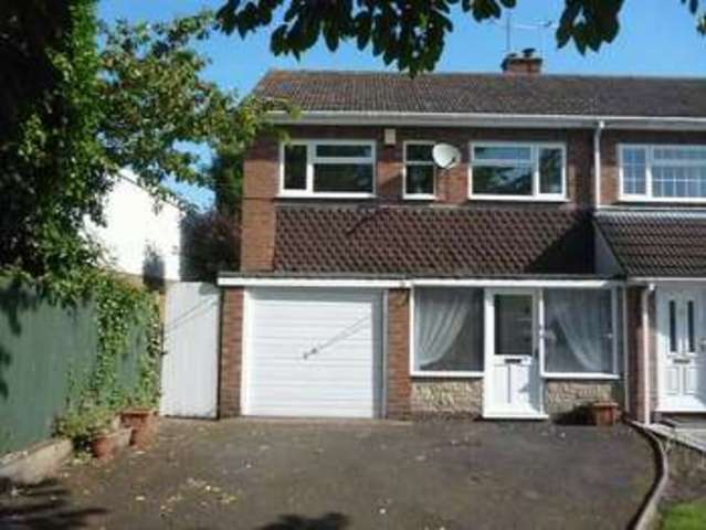  Image of 3 bedroom Semi-Detached house to rent in Cairndhu Drive Kidderminster DY10 at Cairndhu Drive  Kidderminster, DY10 2TB