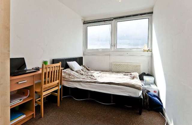  Image of 3 bedroom Flat to rent in Castle Mead Camberwell Road London SE5 at Castlemead Camberwell London, SE5 0EB