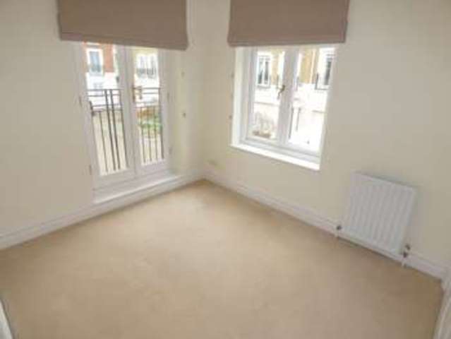  Image of 2 bedroom Apartment to rent in Cambridge Road Twickenham TW1 at Cambridge Road  Richmond, TW1 2TX