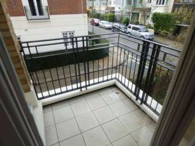  Image of 2 bedroom Apartment to rent in Cambridge Road Twickenham TW1 at Cambridge Road  Richmond, TW1 2TX