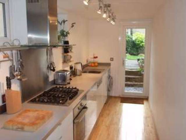  Image of 2 bedroom Apartment to rent in Castle Crescent Reading RG1 at Reading Berkshire Reading, RG1 6AQ