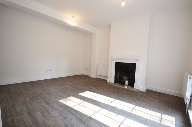  Image of 1 bedroom Flat to rent in Castlewood Road London N16 at Castlewood Road  Stamford Hill, N16 6DW