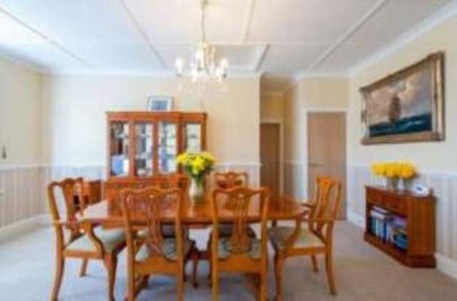  Image of 3 bedroom Bungalow for sale in Glamorgan Road Catherington Waterlooville PO8 at Catherington Hampshire Clanfield, PO8 0TS