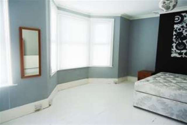 Image of 4 bedroom Detached house to rent in Cecil Avenue Plymouth PL4 at Plymouth, PL4 8SG