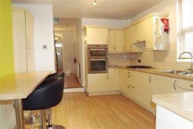  Image of 4 bedroom Detached house to rent in Cecil Avenue Plymouth PL4 at Plymouth, PL4 8SG