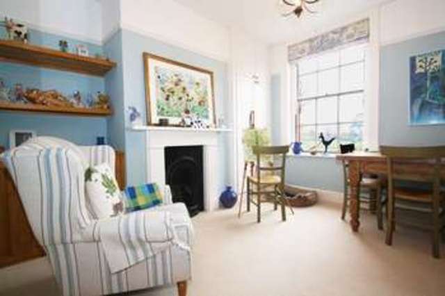  Image of 4 bedroom Detached house for sale in Park Street Thame OX9 at 84 Park Street  Thame, OX9 3HX