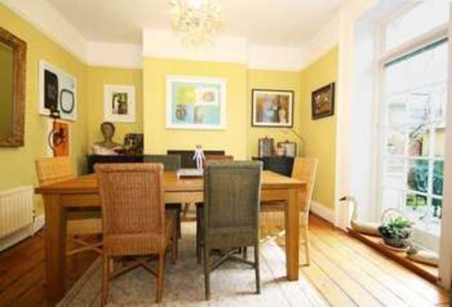  Image of 4 bedroom Detached house for sale in Park Street Thame OX9 at 84 Park Street  Thame, OX9 3HX