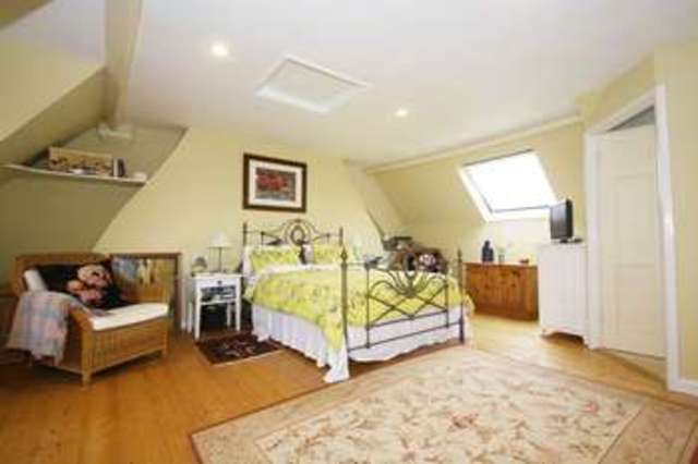  Image of 4 bedroom Detached house for sale in Park Street Thame OX9 at 84 Park Street  Thame, OX9 3HX