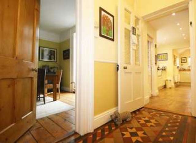  Image of 4 bedroom Detached house for sale in Park Street Thame OX9 at 84 Park Street  Thame, OX9 3HX