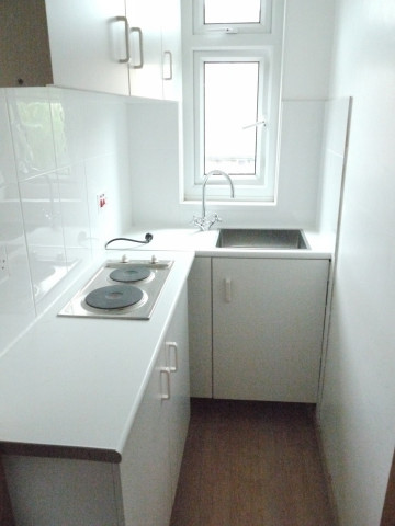  Image of 6 bedroom Semi-Detached house to rent in Winkworth Cottages Cephas Street London E1 at London, E1 4JF