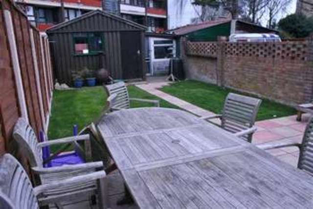  Image of 5 bedroom End of Terrace for sale in Chatsworth Avenue Cosham Portsmouth PO6 at Chatsworth Avenue  Portsmouth, PO6 2UW