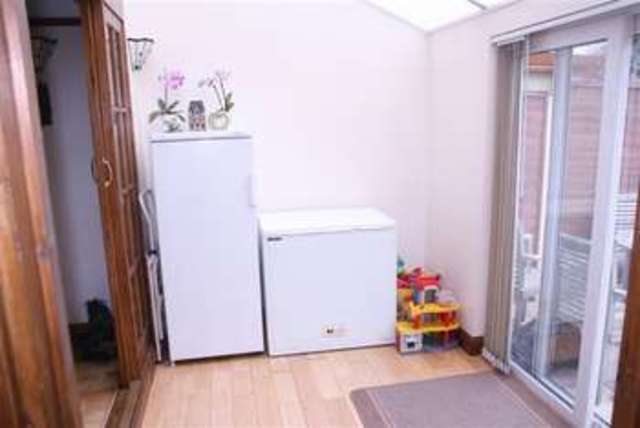  Image of 5 bedroom End of Terrace for sale in Chatsworth Avenue Cosham Portsmouth PO6 at Chatsworth Avenue  Portsmouth, PO6 2UW