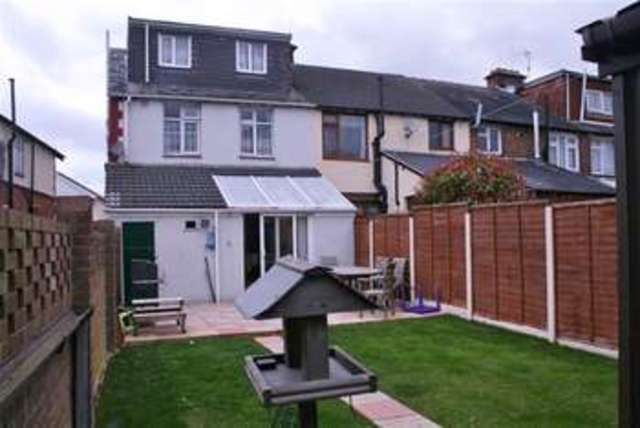  Image of 5 bedroom End of Terrace for sale in Chatsworth Avenue Cosham Portsmouth PO6 at Chatsworth Avenue  Portsmouth, PO6 2UW