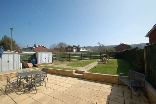  Image of 4 bedroom End of Terrace for sale in Oak End Way Chinnor OX39 at Oak End Way  Chinnor, OX39 4JJ
