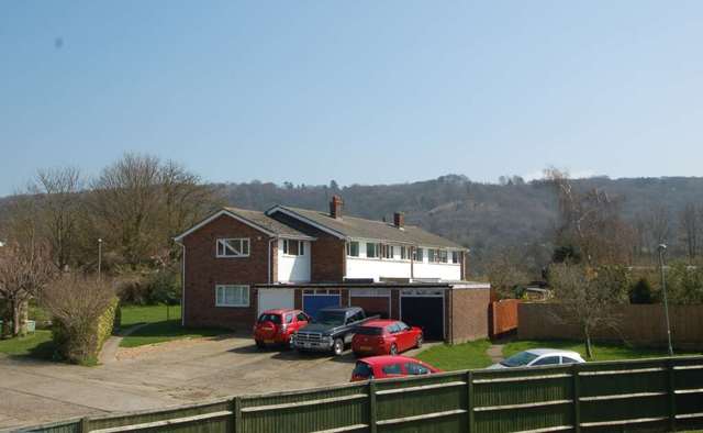  Image of 4 bedroom End of Terrace for sale in Oak End Way Chinnor OX39 at Oak End Way  Chinnor, OX39 4JJ