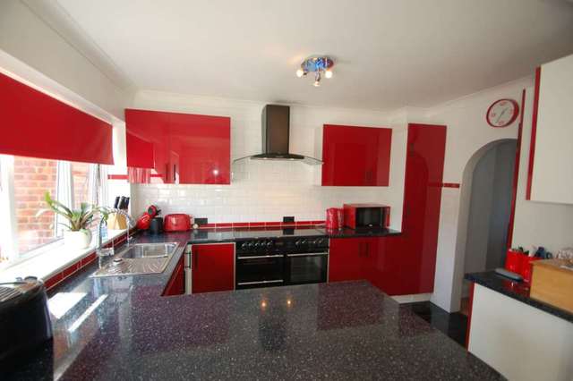  Image of 4 bedroom End of Terrace for sale in Oak End Way Chinnor OX39 at Oak End Way  Chinnor, OX39 4JJ