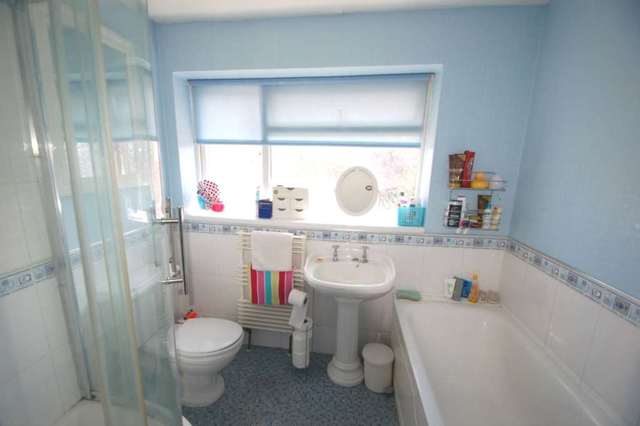  Image of 4 bedroom End of Terrace for sale in Oak End Way Chinnor OX39 at Oak End Way  Chinnor, OX39 4JJ