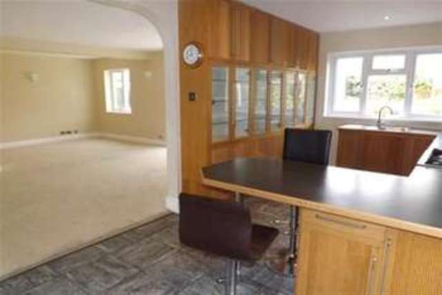  Image of 5 bedroom Detached house to rent in Church Road Yardley Birmingham B33 at Birmingham, B33 8HA