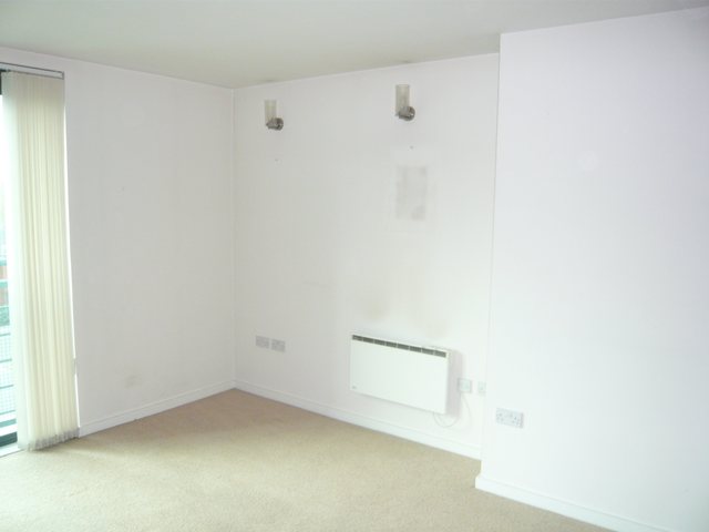  Image of 2 bedroom Flat to rent in Chapel Street Salford M3 at 156 Chapel Street Salford Manchester, M3 6ET