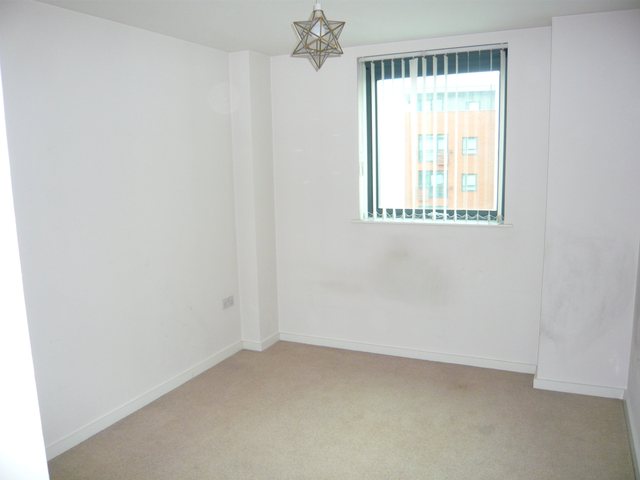  Image of 2 bedroom Flat to rent in Chapel Street Salford M3 at 156 Chapel Street Salford Manchester, M3 6ET