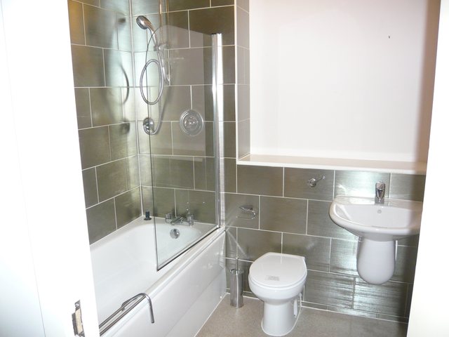  Image of 2 bedroom Flat to rent in Chapel Street Salford M3 at 156 Chapel Street Salford Manchester, M3 6ET